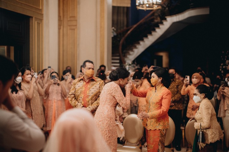Putri Tanjung Acara Lamaran Putri Tanjung