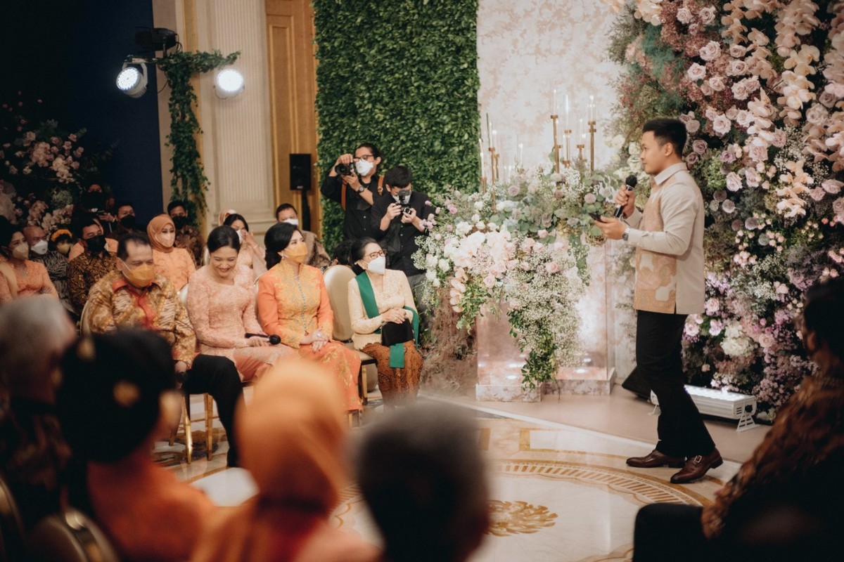 Acara Lamaran Putri Tanjung