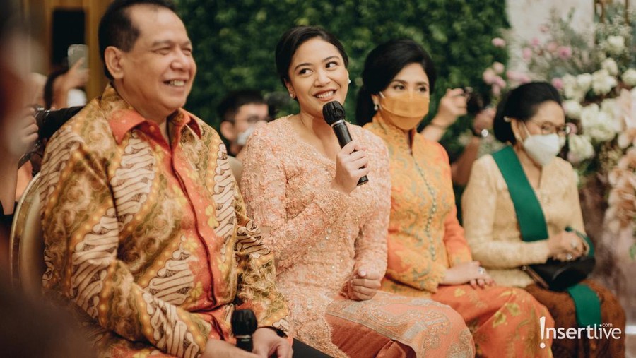 Putri Tanjung