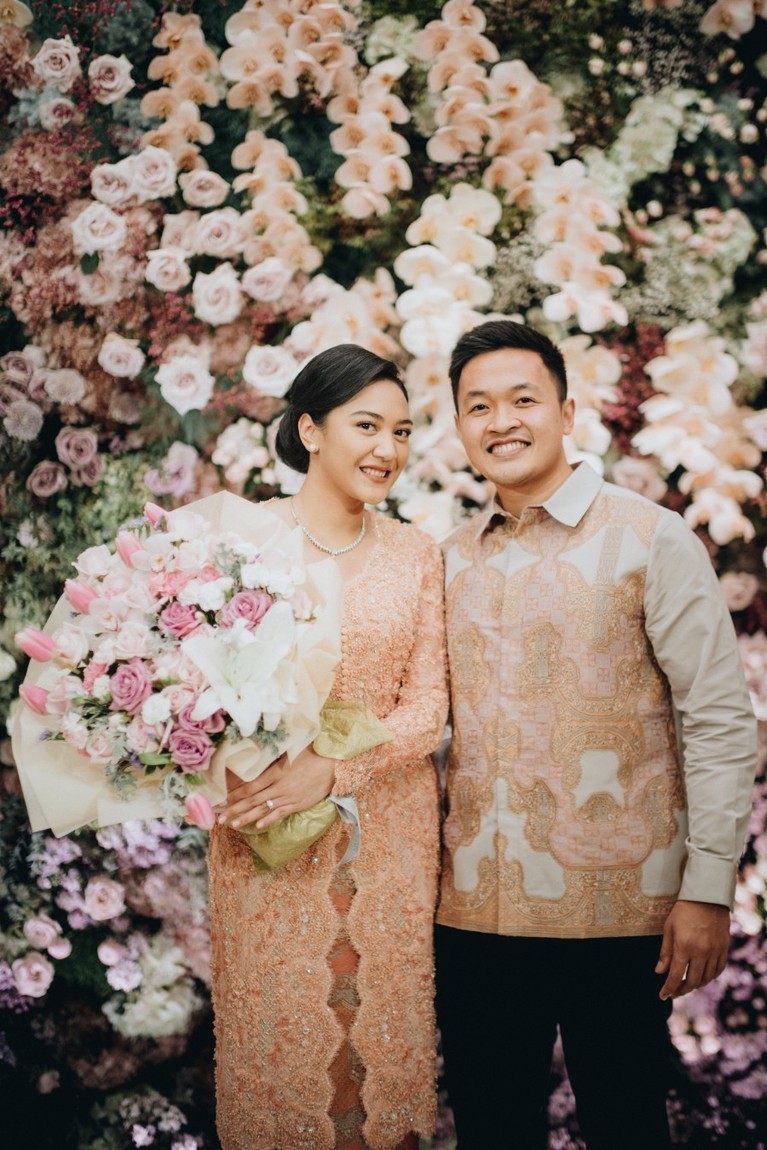 Putri Tanjung dan Guinandra Jatikusumo Lamaran