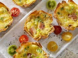 Resep Mangkuk Telur Keju dan Daging Asap Buat Sarapan Spesial
