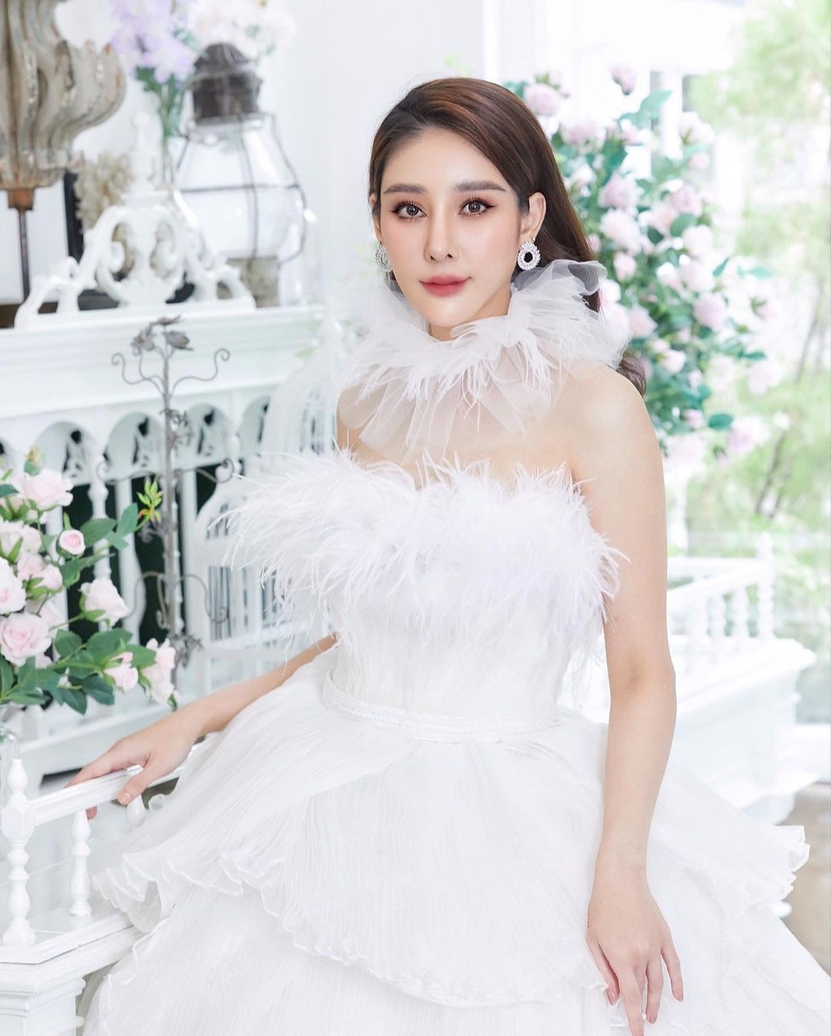 Dunia sedang dihebohkan dengan kasus kematian aktris cantik Thailand&comma; Tangmo Nida Patcharaveerapong&period; Yuk&comma; intip potretnya&excl;