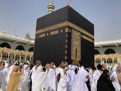 Arab Saudi Izinkan Pemegang Semua Jenis Visa Bisa Umroh, RI Masuk Daftar