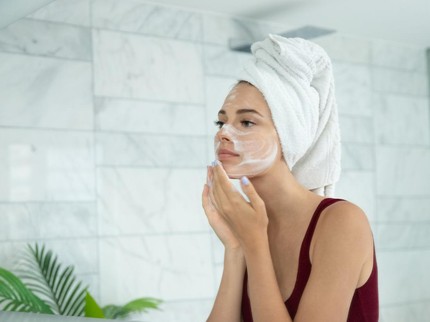 5 Kesalahan Mencuci Wajah yang Sering Tak Disadari, Hentikan dari Sekarang