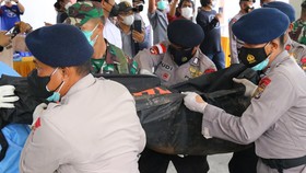 Dua Jasad Korban Pembantaian OPM di Papua Barat Hangus