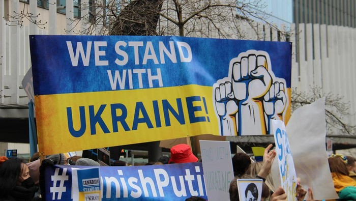 Pengaruh Invasi Rusia ke Ukraina Terhadap Industri Fashion Dunia