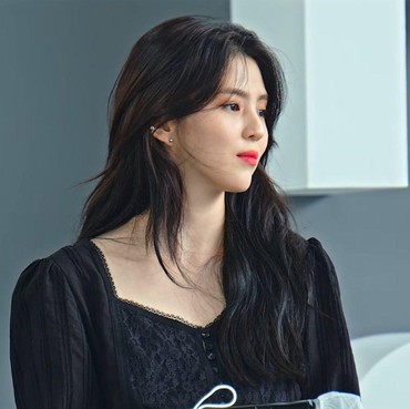 Terungkap, Han So Hee Sempat Kerja 12 Jam Sehari Demi Lunasi Utang Ibunya