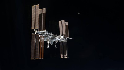 Rusia Tak Akan Tinggalkan ISS Sebelum Punya Stasiun Antariksa Sendiri