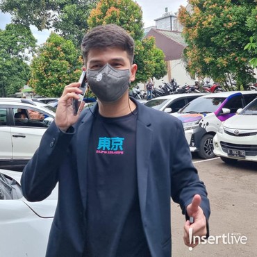 Benarkah Jonathan Frizzy Bawa Anak-anak Bertemu Wanita Lain? Ini Faktanya