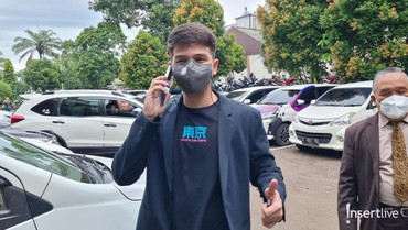 Jonathan Frizzy Ajukan Banding Usai Bercerai dengan Dhena Devanka