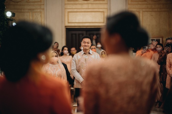 Siapa Guinandra? Dirinya saat ini berkarier di SEA Capital Singapura. Pria yang akrab disapa Andra ini sudah berpacaran dengan Putri sejak 2021 silam, Beauties. Ia merupakan lulusan terbaik Taruna Nusantara, serta mendapat gelar Executive Master in Finance dari INSEAD Fontainebleau Prancis. /Foto: Dok. Morden.co