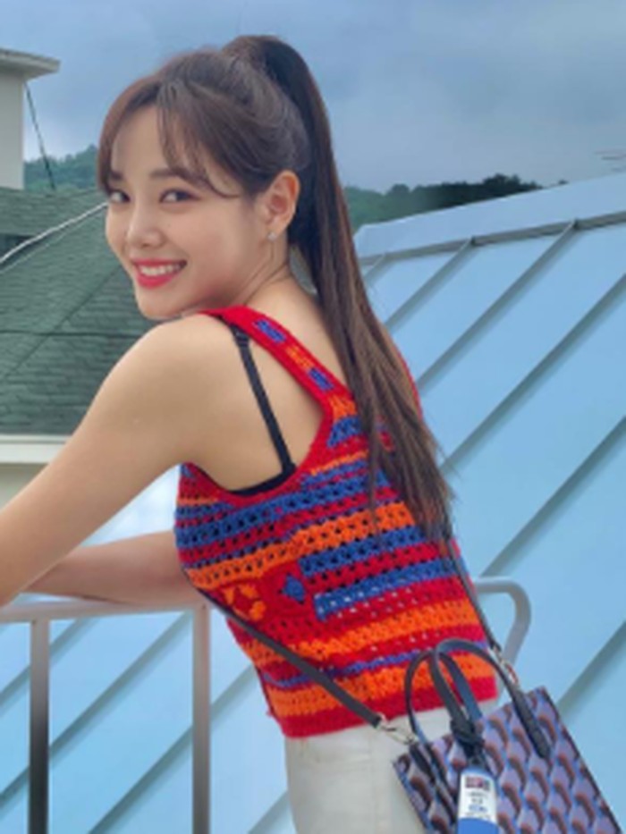 Memiliki kepribadian yang ramah, dan ceria. Banyak orang suka dengan dirinya yang selalu membawa virus kebahagiaan bagi orang-orang di sekitarnya, Beauties./ foto: instagram.com/clean_0828