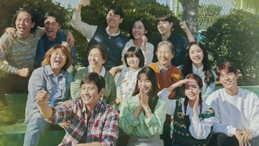 img-title Bertabur Bintang, Begini Penampakan Poster Drama Korea 'Our Blues'