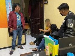 Geregetan Warga Berujung Sejoli Diduga Berzina Diarak ke Kantor Polisi