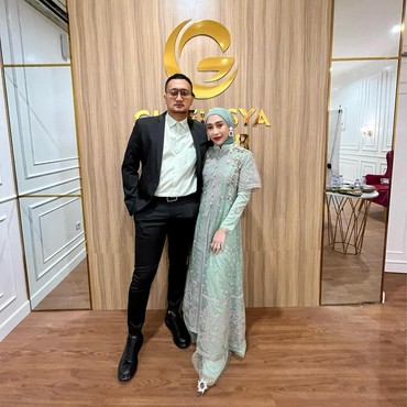 Dokter Reza Gladys Bagi-Bagi Motor untuk Pecinta Produk Gladifsya Skincare