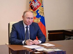 Macron Telepon Putin Lagi, Putin Ancam Negara yang Tampung Pesawat Ukraina