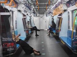 Mulai Besok, Naik MRT Jakarta Tak Lagi Duduk Berjarak!