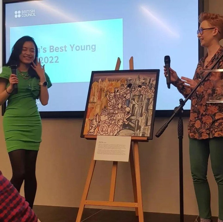 <p>Serra baru saja memamerkan karyanya di kompetisi seni Brittain's Best Young Artist 2022 yang diselenggarakan di Inggris, Bunda. Ia mempersembahkan lukisan bertajuk <em>My Painting River of Life</em> yang terinspirasi dari ajang olahraga London Marathon. (Foto: Instagram @serra_abbie)</p>