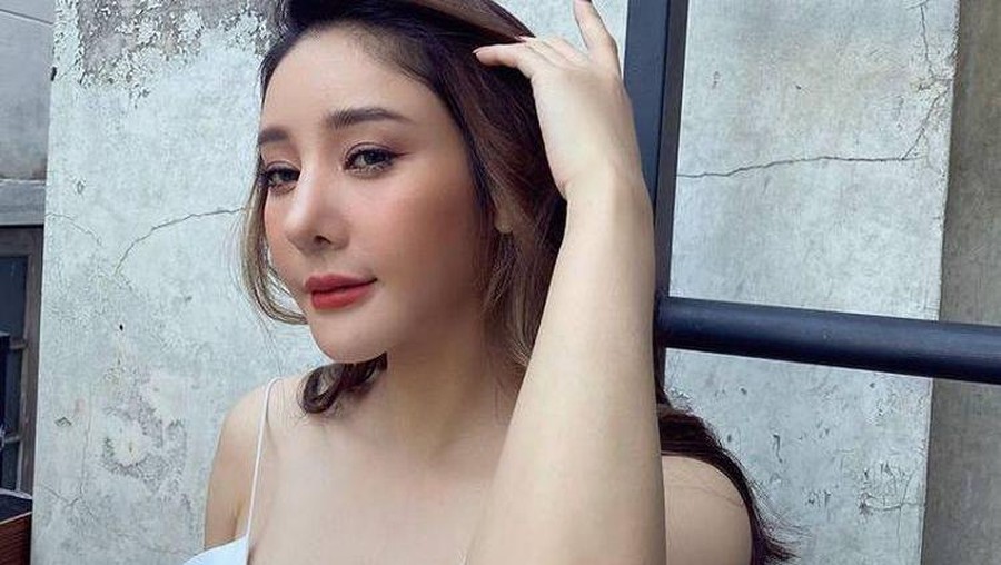 Aktris Thailand Tangmo Nida. Kematiannya masih diselidiki.
