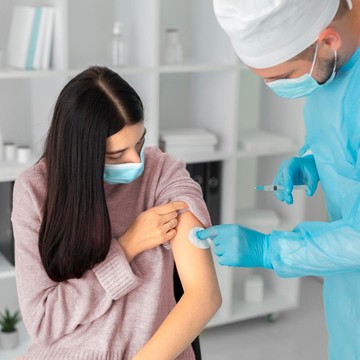 img-title Kenali di Awal! Ini Deretan Efek Samping Vaksin Booster: dari Sinovac, Pfizer sampai Zifivax