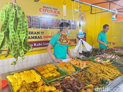 5 Rumah Makan Sunda di Jakarta Ini Punya Lauk yang Bikin Ngiler!