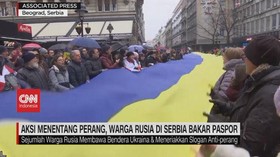 VIDEO: Aksi Menentang Perang, Warga Rusia di Serbia Bakar Paspor