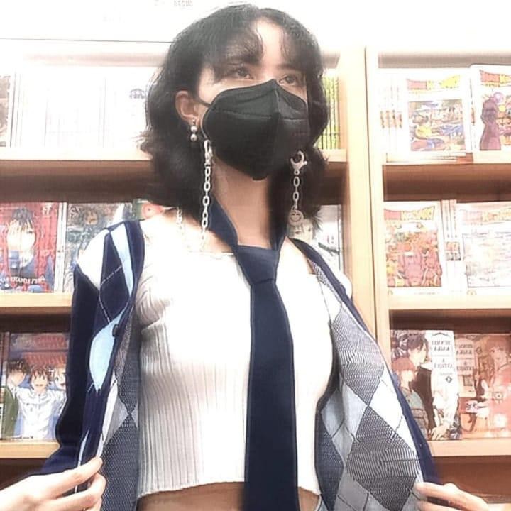 <p>Nadia juga punya akun Instagram pribadi. Di sana ia membagikan potret diri dan hal-hal yang disenanginya. (Foto: Instagram @adinda._.nadia)</p>