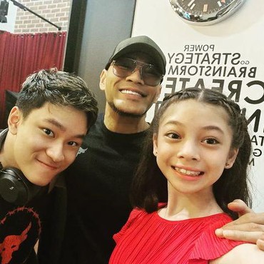 Sosok Anak Angkat Deddy Corbuzier VS Pekerjaan Aspri Hotman Paris