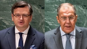 Dialog Menlu Rusia dan Ukraina Mentok, Perang Masih Berkobar