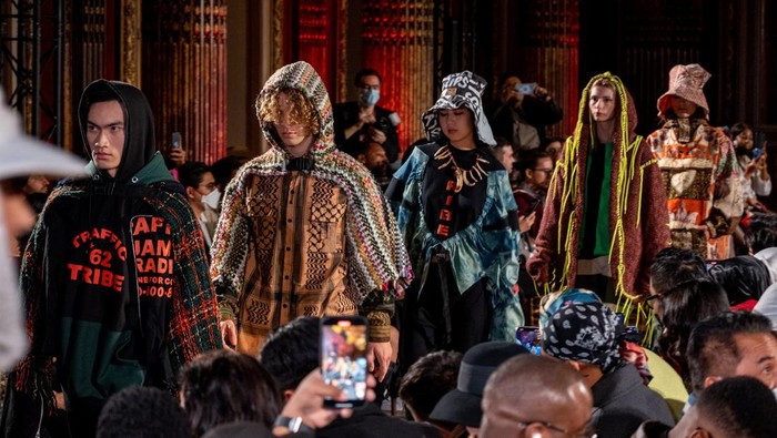 Hal yang Bisa Kita Pelajari dari Kontroversi Brand Lokal di Paris Fashion Week! Simak Juga Tanggapan Gekrafs