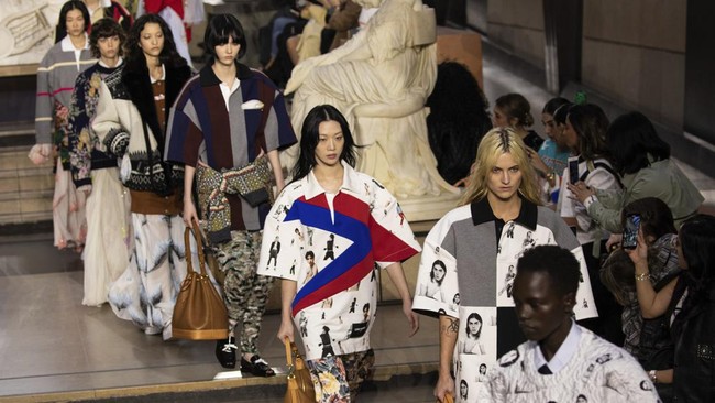 FOTO: Show Louis Vuitton di Paris Fashion Week 2022