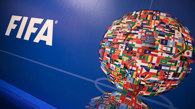 Induk organisasi sepak bola dunia adalah FIFA, sedangkan Indonesia adalah PSSI. Berikut penjelasan mengenai dua organisasi yang mengurusi sepak bola ini.