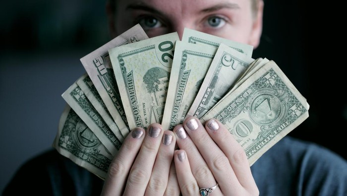 Selain Flexing, Inilah Kelakuan Crazy Rich Palsu yang Tidak Dilakukan Crazy Rich Asli