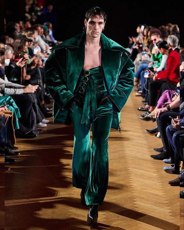 Koleksi Busana Harry Halim Tampil di PFW 2022 Koleksi Busana Harry Halim Tampil di PFW 2022