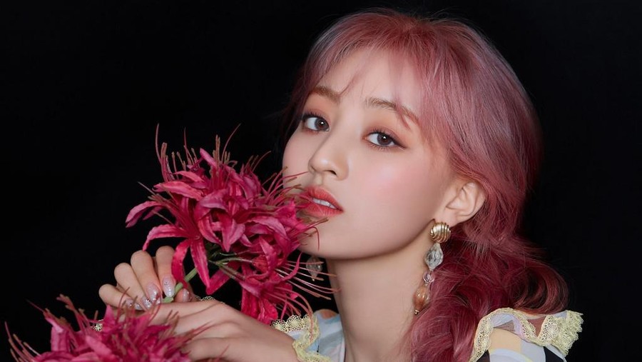 Lagu Jihyo TWICE 'Stardust Love Song' Puncaki iTunes di Seluruh Dunia