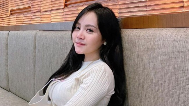 Mawar AFI akan dipanggil polisi terkait dugaan pencemaran nama baik yang dilaporkan oleh kuasa hukum mantan suaminya.