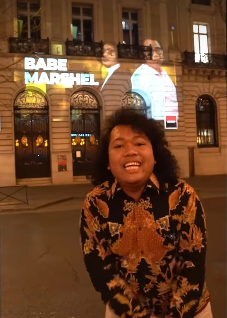 Marshel Widianto tengah berada di Paris dalam rangka kerja sambil liburan yang jadi sorotan. Yuk, intip potretnya!