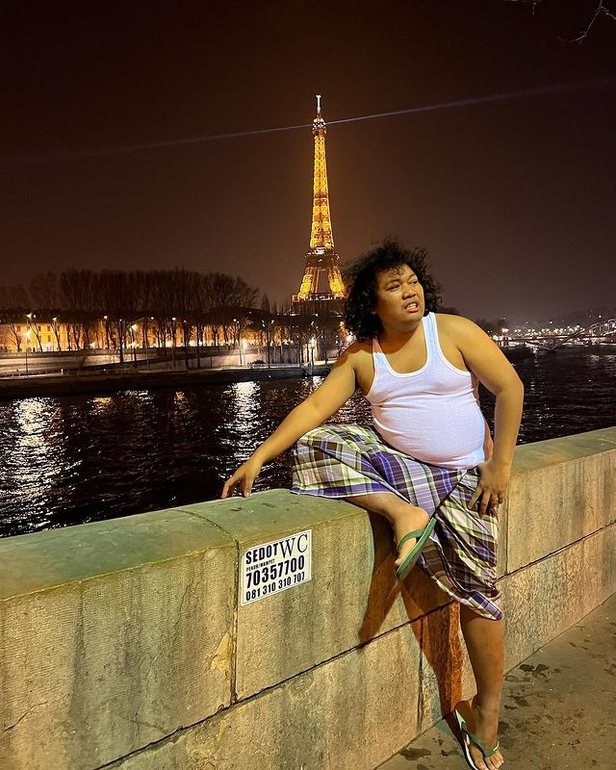 Marshel Widianto tengah berada di Paris dalam rangka kerja sambil liburan yang jadi sorotan&period; Yuk&comma; intip potretnya&excl;