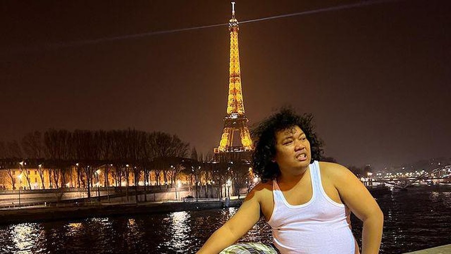 Potret Marshel Widianto di Paris Marshel Widianto tengah berada di Paris dalam rangka kerja sambil liburan yang jadi sorotan. Yuk, intip potretnya!