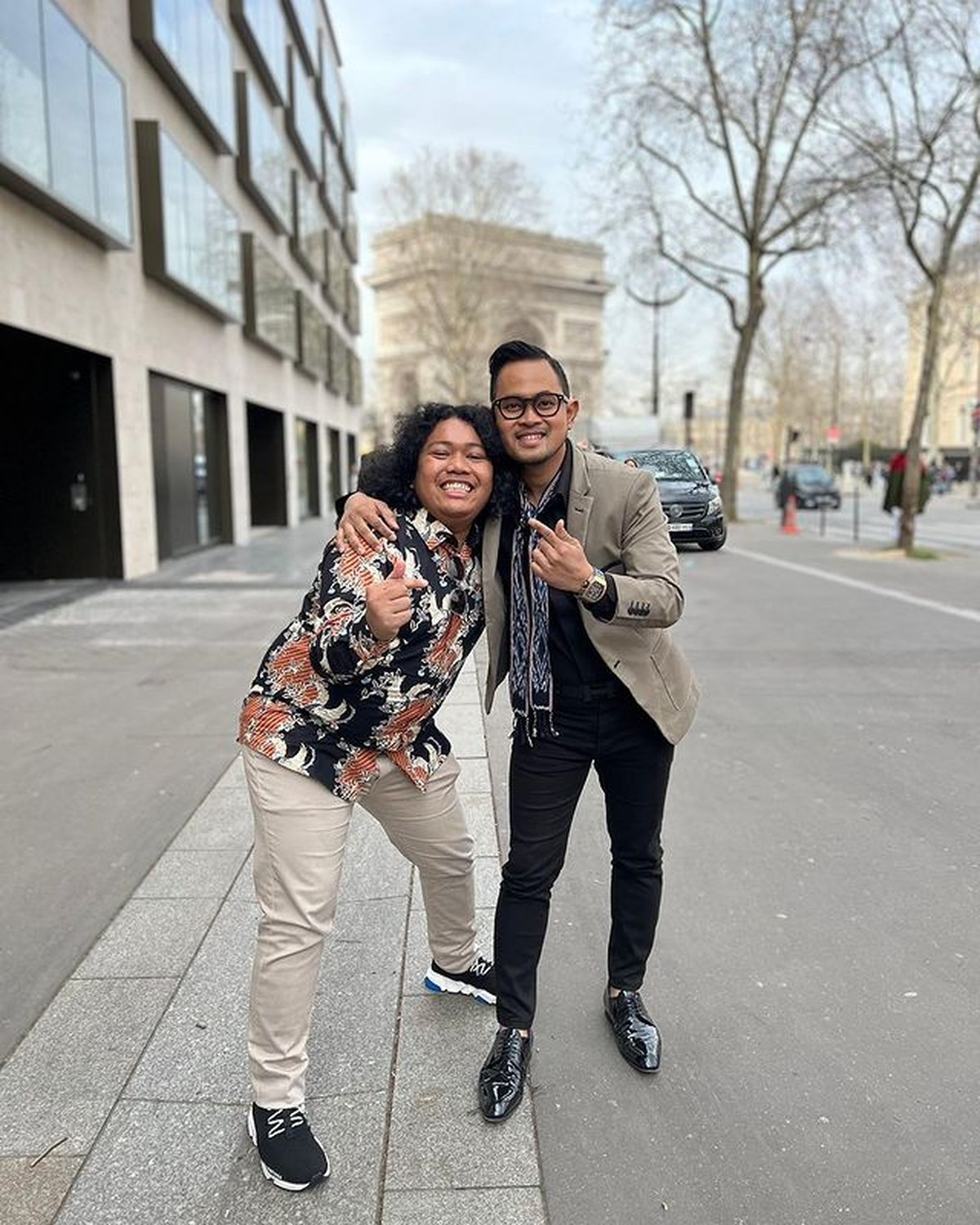 Marshel Widianto tengah berada di Paris dalam rangka kerja sambil liburan yang jadi sorotan&period; Yuk&comma; intip potretnya&excl;