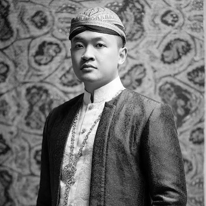 <p>Diketahui, Guinandra merupakan salah satu pria berprestasi lulusan New York University. (Foto: Instagram: @putri_tanjung)</p>