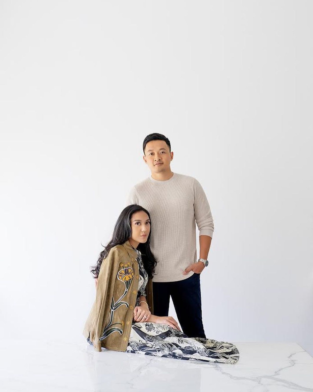 Potret Prewed Putri Tanjung dan Calon Suami