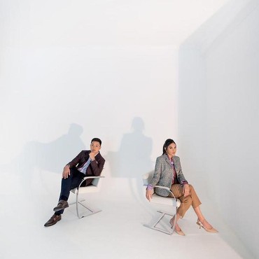 7 Potret Prewedding Putri Tanjung & Guinandra Jatikusumo, Elegan & Berkelas