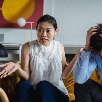 img-title 4 Kebiasaan Ini Sering Membuat Pasangan Introvert dan Ekstrovert Bertengkar, Sepele tapi Penting!