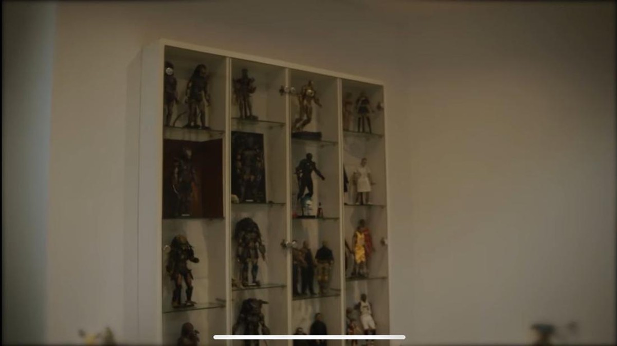 Usai bercerai dari Dhena Devanka&comma; Jonathan Frizzy atau Ijonk terpaksa menjual rumah yang ia tinggali dengan Dhena&period; Yuk&comma; intip&excl;