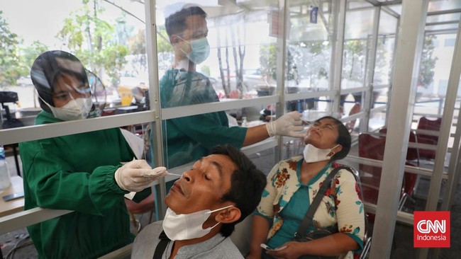 Kasus Positif Bertambah 4.549, Pasien Sembuh 5.758 Orang Satuan Tugas Penanganan Covid-19 menyatakan ada penambahan 4.549 kasus konfirmasi positif Covid-19 pada Jumat (26/8).