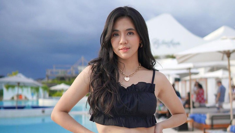 Tampil Pakai Gaun Tidur Seksi, DJ Una Dapat Uang Saweran Rp84 Juta