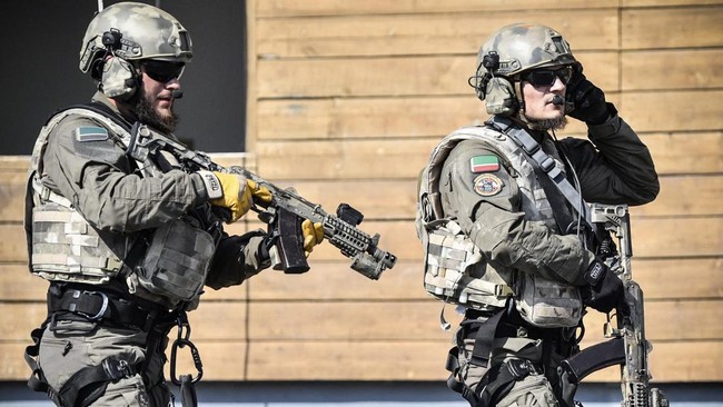 Pasukan Chechen menjadi sorotan setelah mereka membantu Presiden Rusia Vladimir Putin melancarkan invasi di Ukraina.
