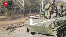 VIDEO: Konvoy Tank Rusia Masuk Ke Wilayah Dekat Kota Kyiv