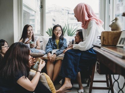 Tips Jitu Menghindari Mommy Wars, Atur Mindset dan Alihkan Pembahasan Bun